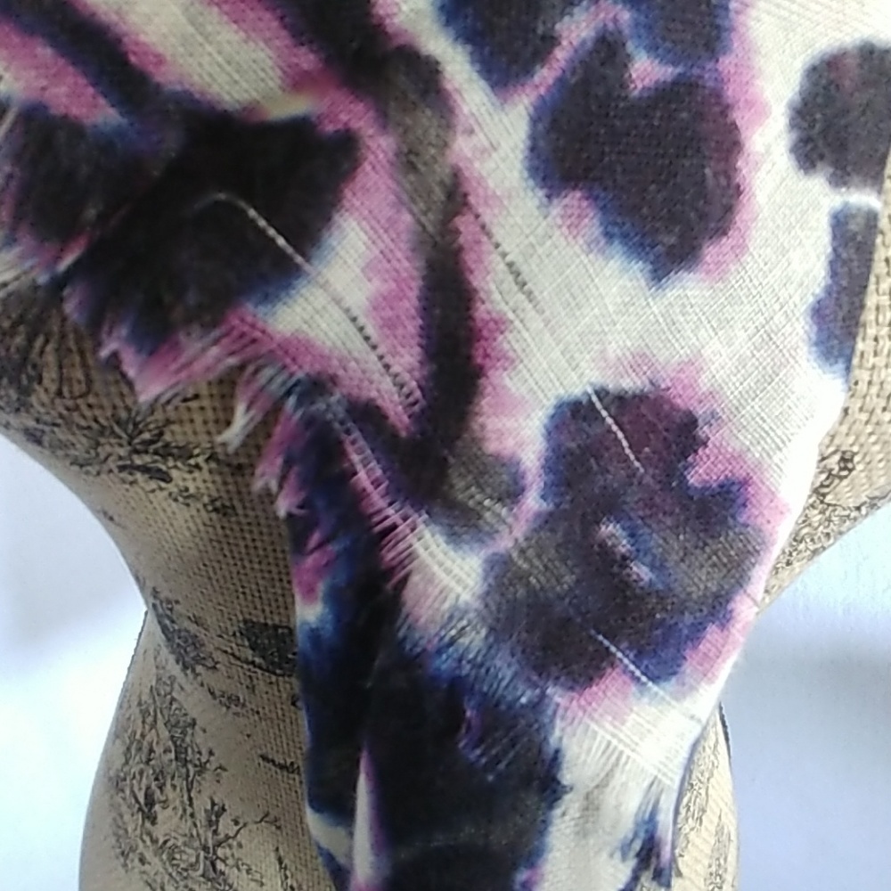 Women's Lightweight Scarf - Picture 6 of 6